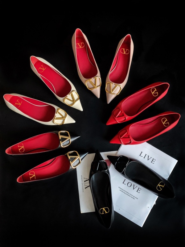 (국내배송3-4일 소요) 발렌티노 펌프스 8cm 블랙매트 (37사이즈) [49]