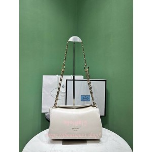 프라다 튀뮬트 스몰 나파 가죽 백