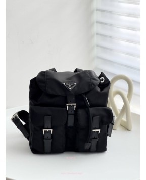 프라다 리에디션 1978 스몰 리나일론 백팩