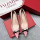 발렌티노 펌프스
