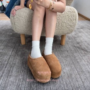 발렌시아가 샌들