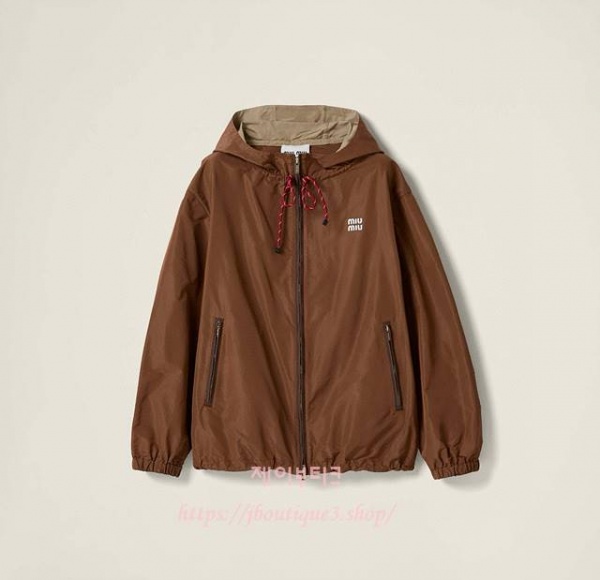 미우미우 테크니컬 패브릭 후드 재킷