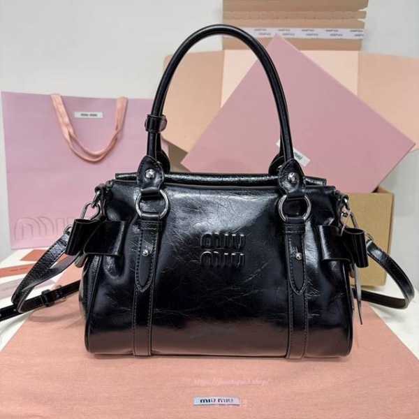 미우미우 가죽 탑 핸들 백