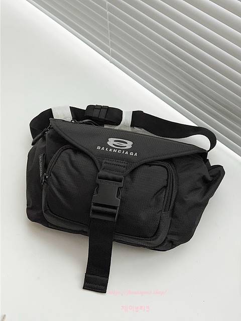 발렌시아가 유니티 라지 벨트백