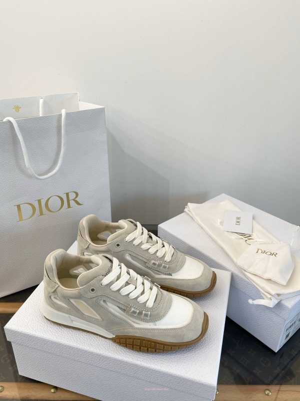 디올 Tech 스니커즈